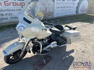 2021 Harley Davidson FLHTP Police Motorcycle - Hillsborough County Sheriff